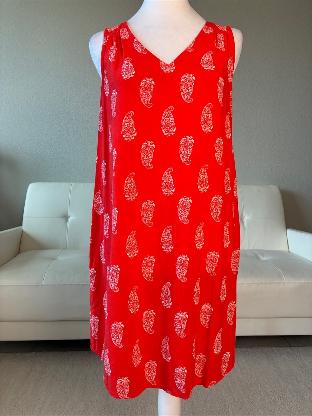 Old Navy Sleeveless Red Paisley Print V-Neck Rayon Summer Dress